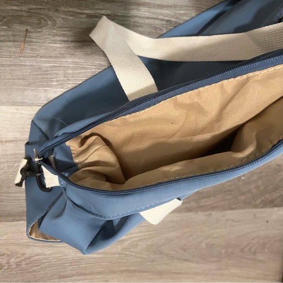 Large Capacity Nylon Tote Bag Lightweight Portable Shoulder Bag Adjustable Strap - Picture 4 of 5